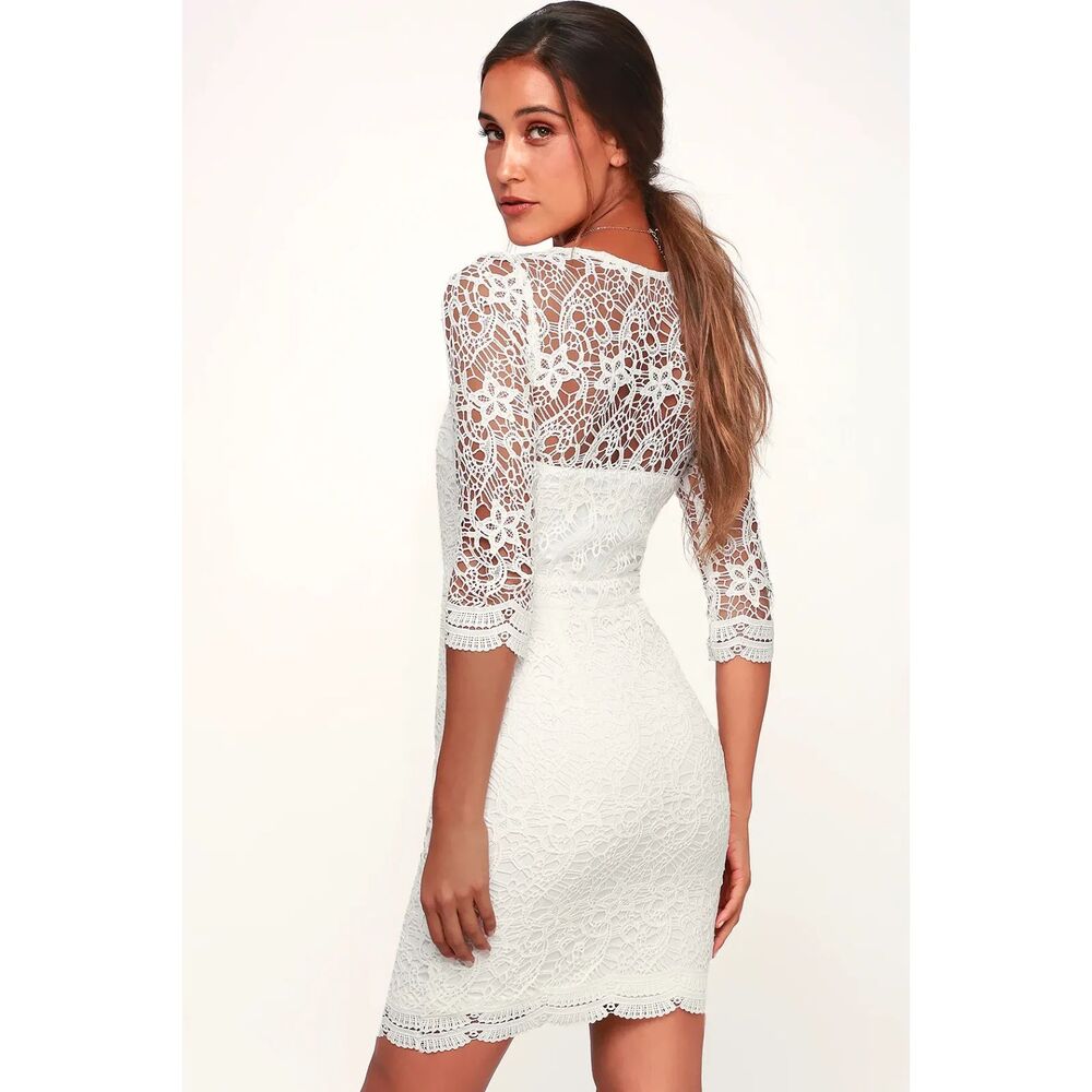 NWT Lulus White Lace bodycon dress. Perfect for holiday parties!